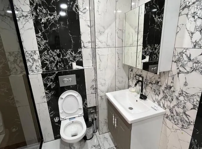 Kadikoey Viva & فندق